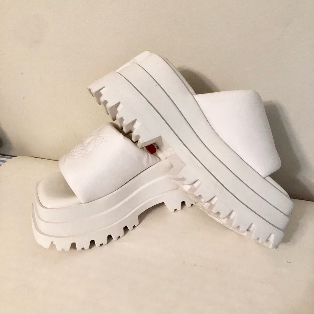 NAKED WOLFE Delicious Sandals Platform Shoes in White NEW - Picture 11 of 16